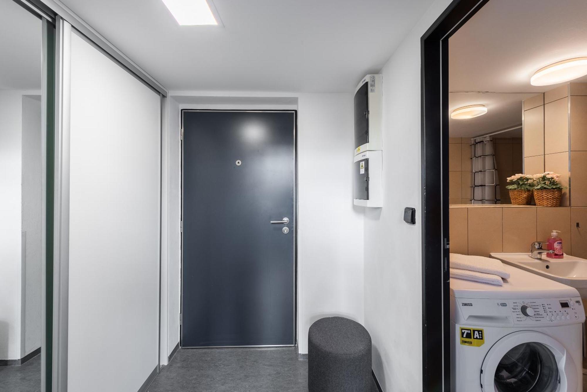 Apartments With Large Balcony, Parking Prague Exterior photo