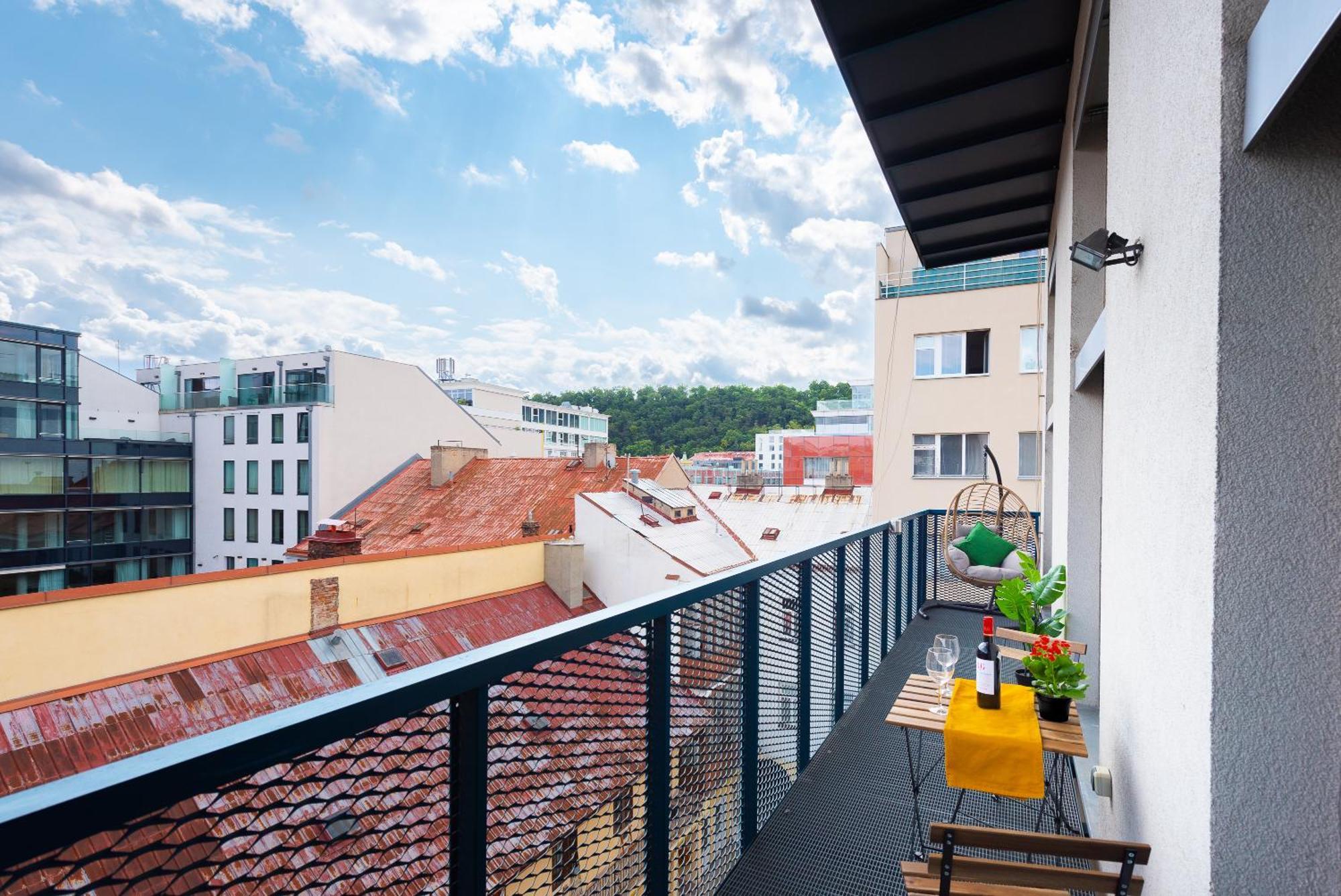 Apartments With Large Balcony, Parking Prague Exterior photo